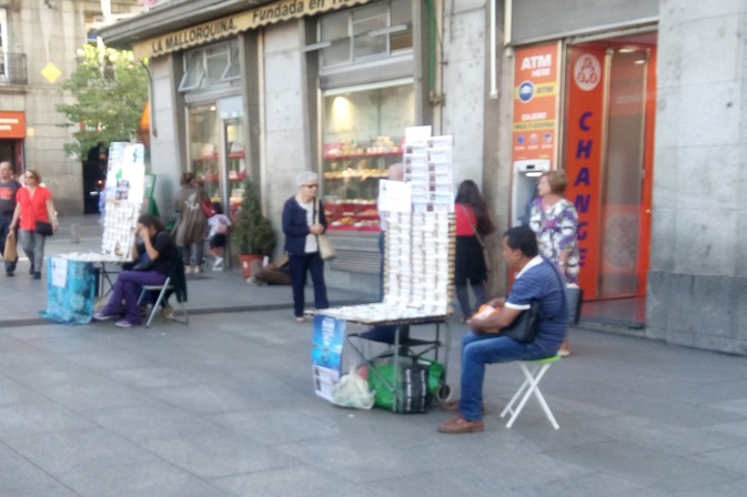 This year the sale of Christmas lottery at Puerta del Sol will be regulated and controlled Loteria